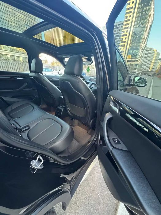 BMW X1 xDrive28i      2019