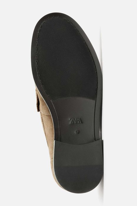 Шкіряні лофери Zara (p. 43)