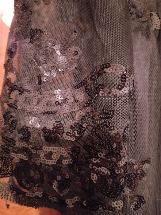 Продам плаття з паєтками