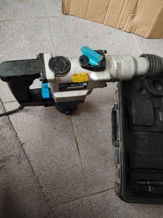 Martelo pneumático elétrico.