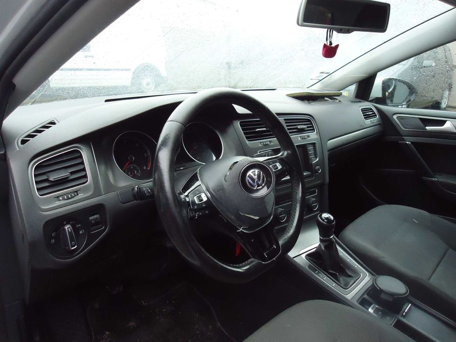 Volkswagen Golf VII 1.6 Tdi de 2013 sinistrado