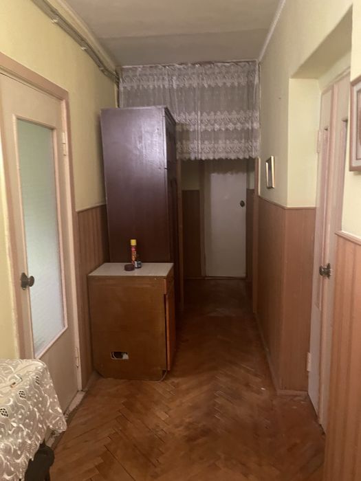 Продається 3-кімнатна квартира місто Хуст