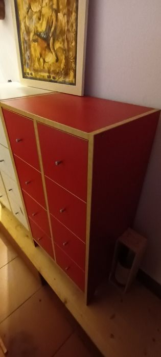 Movél para arrumação vermelho