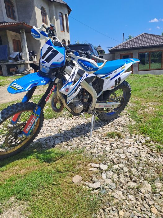 Оригінальний мотоцикл tm racing 125 кубів в ідеальному стані.