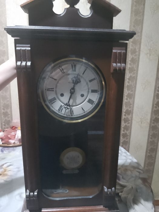 Настінний годинник