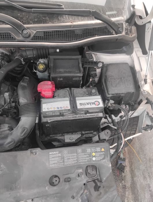 vendo Renault captur 0.9 TCE 90cv nacional 2015 acidentado salvado
