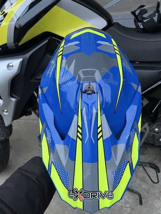 Продам шолом Exdrive , стан чудовий))
