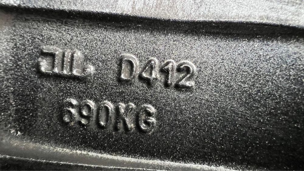 Komplet opon Nokian 225/55 na felgach aluminiowych 16”