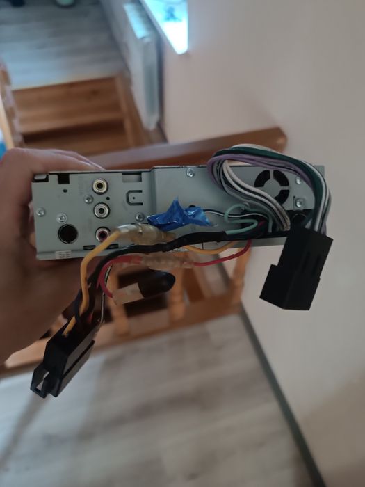 Продам магнитолу JVC