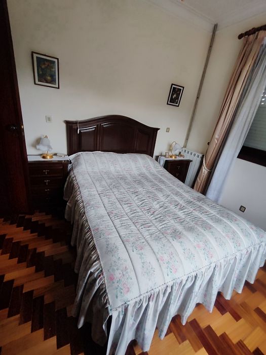 Quarto completo de madeira