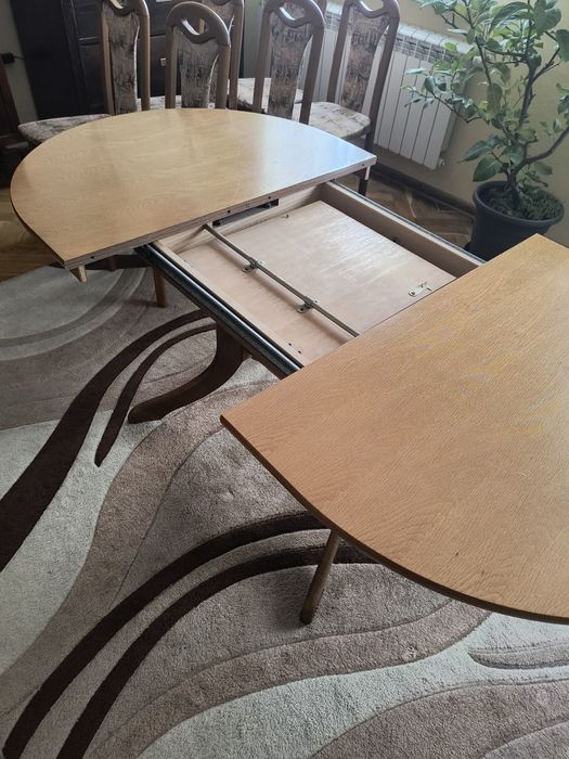 Sprzedam stół z krzesłami