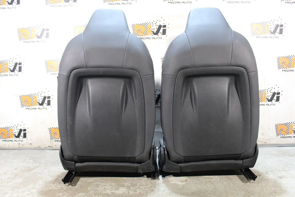 Bancos Audi S3 A3 8Y em Pele