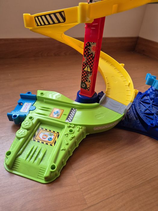 Carros .Torre VTECH  . Brinquedo crianças