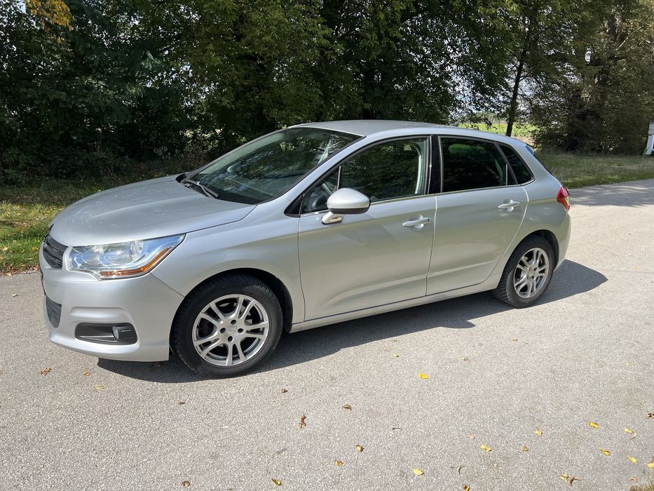 CITROËN C4 HATCHBACK 1.6 BENZYNA | 2010 | 251 000 KM | Klimatyzacja | Czujniki Parkowania