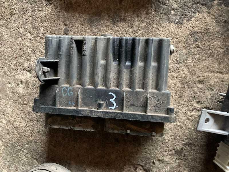 блок управліня двигуном акпп Peugeot 406 Citroen C5 Mitsubishi Carisma