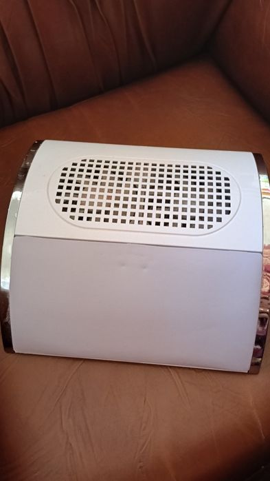 Expositores de esmaltes e sugador po