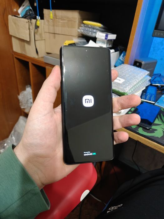 Xiaomi 13 pro CN 12/256 gb