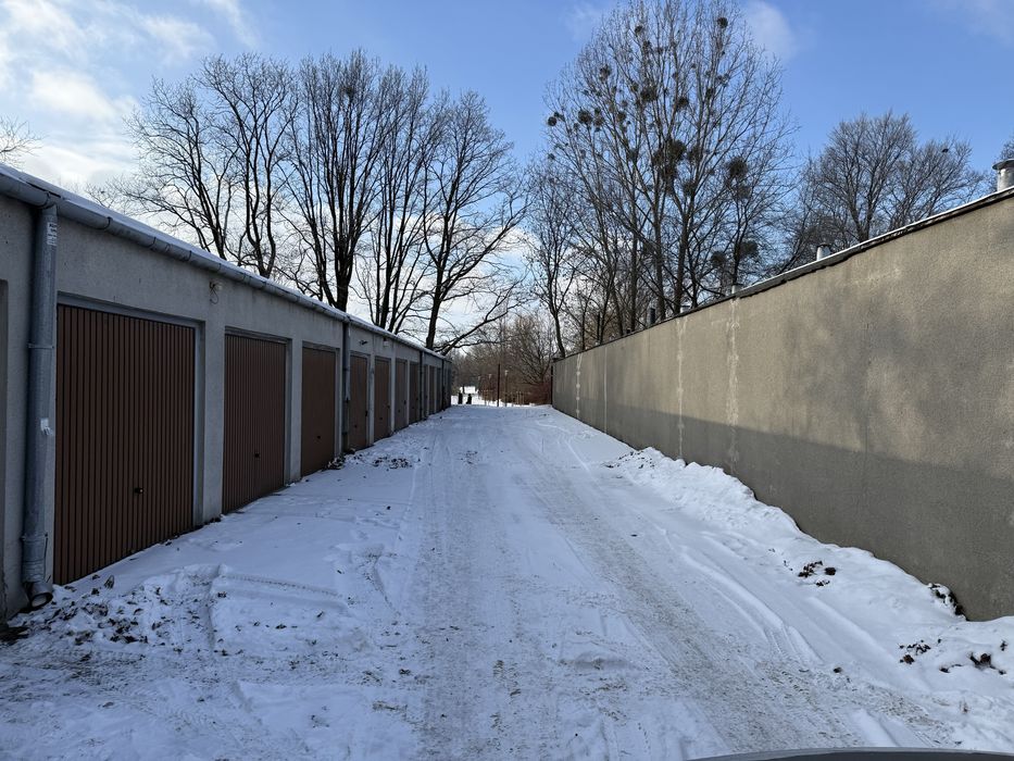 Rezerwacja:Sprzedam garaż BEZCZYNSZOWY z PRĄDEM, z KW Łódź Bałuty Doły