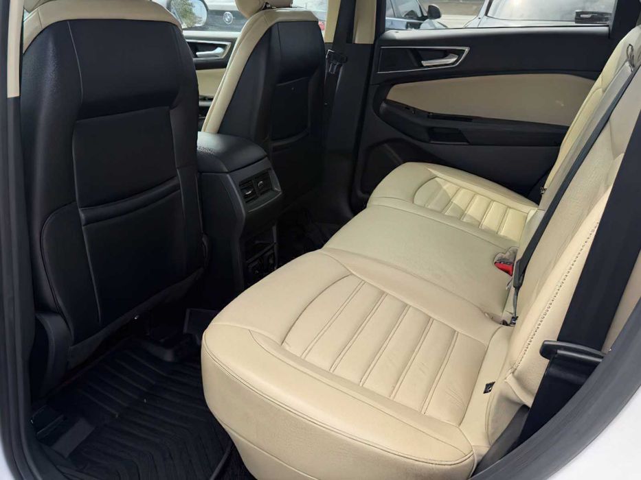 Ford Edge      2017