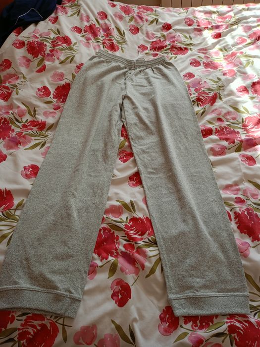 Ładne mysie spodnie sportowe .