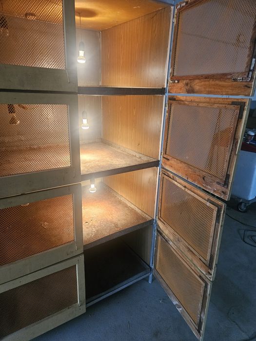 Klatki do odchowu piskląt