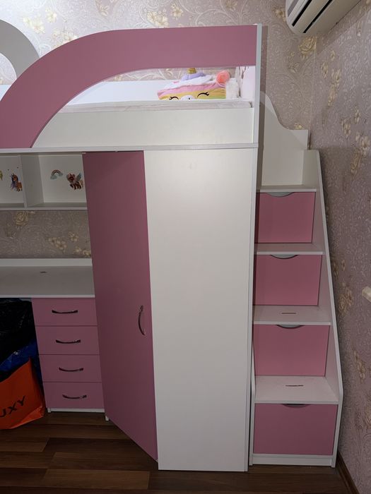 Двухъярусная  детская кровать