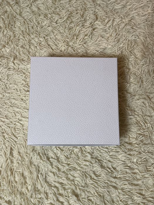 Коробка Dior з конвертами та стрічкою