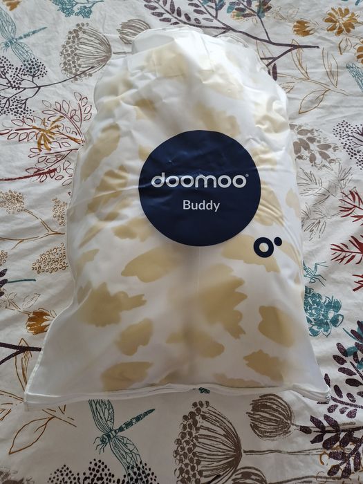 Almofada de amamentação e multi-usos Buddy
