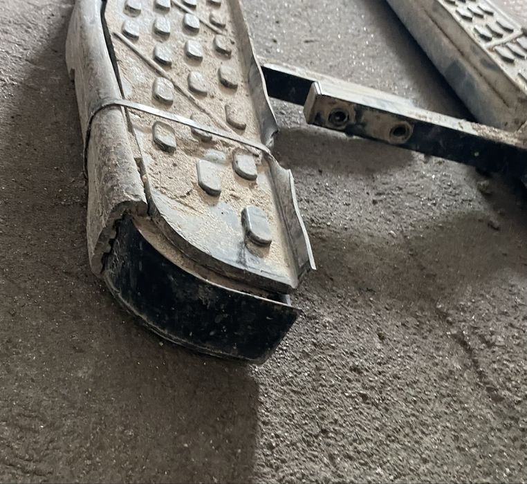 Estribos originais Range Rover Classic / Land Rover Discovery 3000