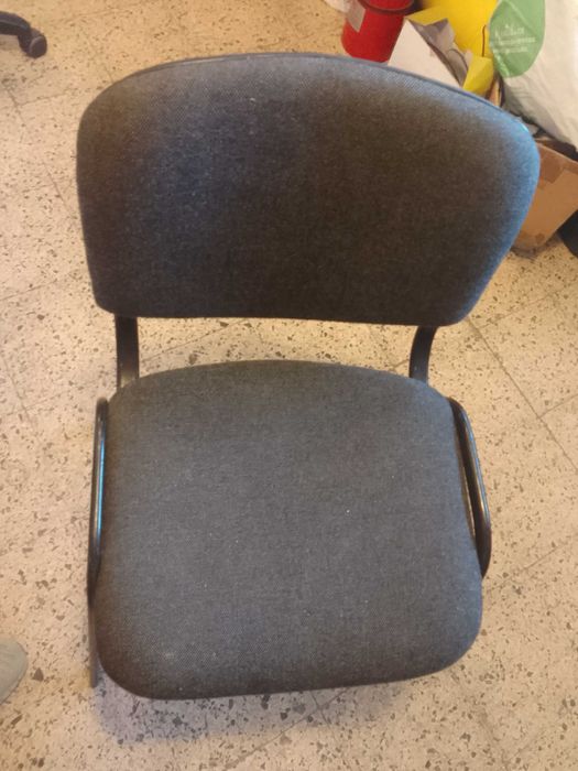 Office Chairs. Company... Semi-New.64729741145858121