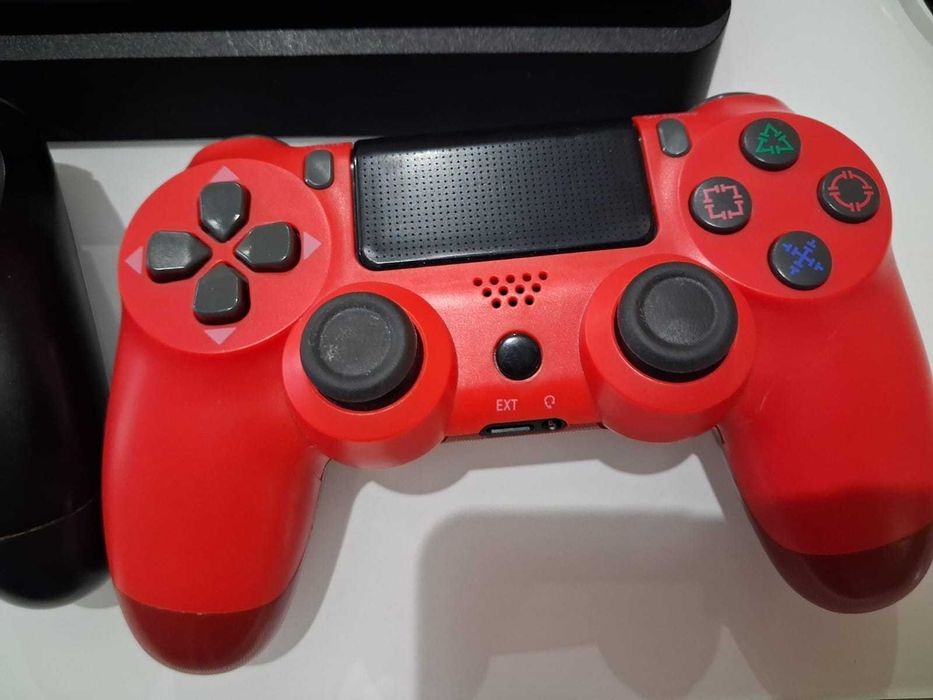 PS4 Slim 500 GB + 2 comandos