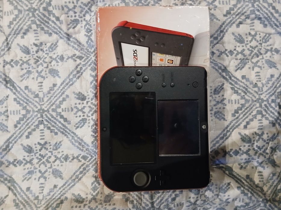 Nintendo 2ds com caixa e desbloqueada