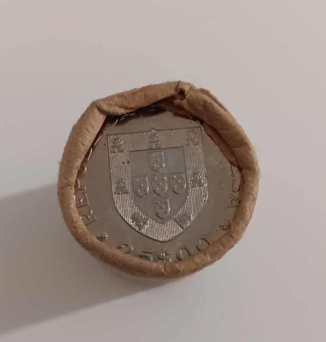 Rolo Ref. 1: Moedas 25 escudos de 1986