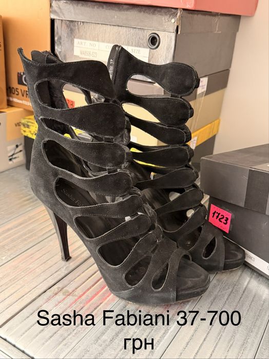Брендове жіноче взуття 37 розмір