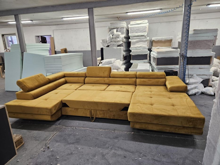 Narożnik U z funkcją spania, pojemnikiem  Regulowane zagłówki