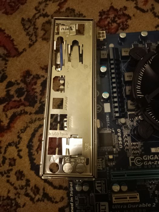 Материнська плата на 1155 Gigabyte Ga-Z68MA-D2H-B3+i3-2100