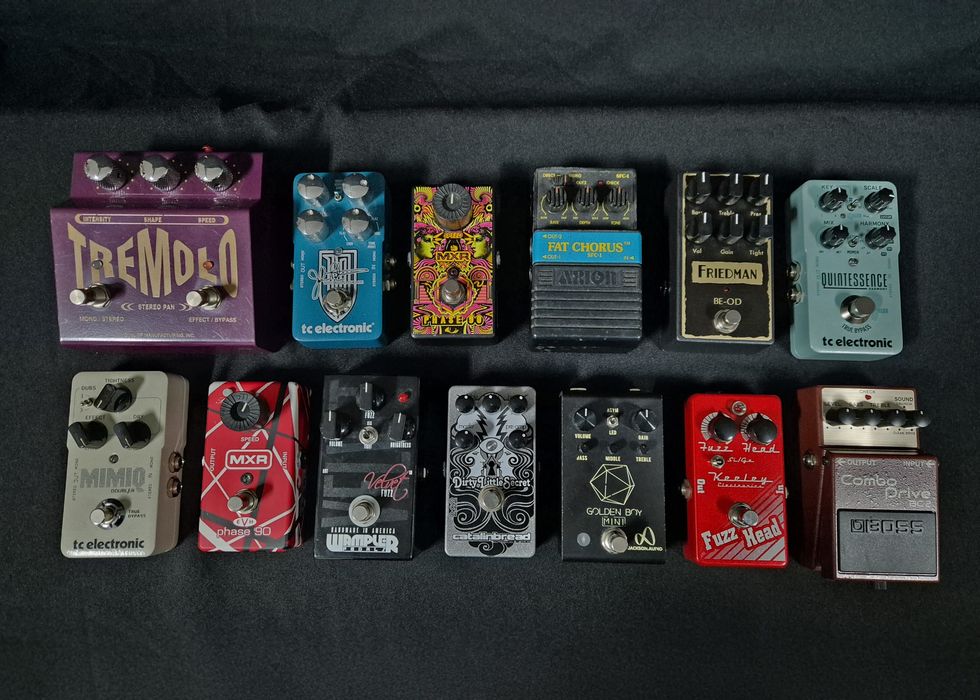 Vários pedais para guitarra