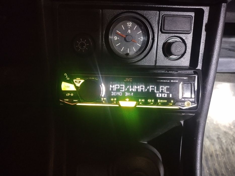 Jvc флешка,радіо,аукс орігінал