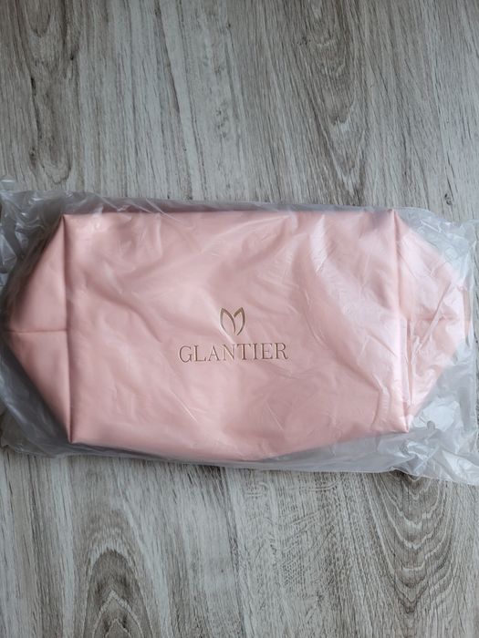 Nowa kosmetyczka Glantier
