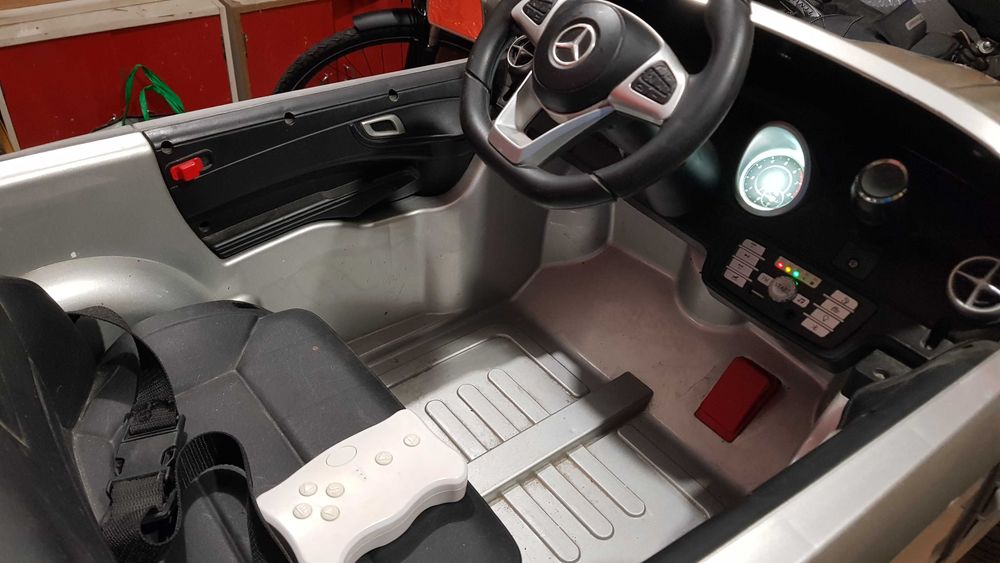 Samochód dla dzieci Mercedes