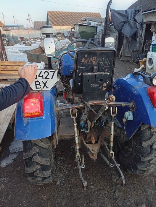 Продам трактор ,відмінному стані все працює ,.нова резина перед зад .