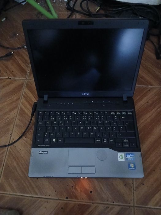Portatil fujitsu i5