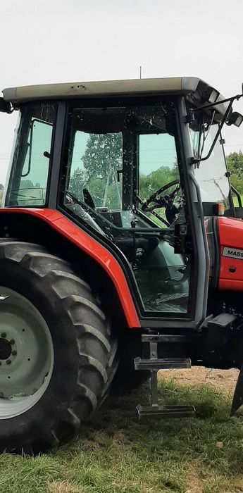 Siedzenie pasażera 3060 . Częsci kabina Massey 4245 . 4235 . Koła