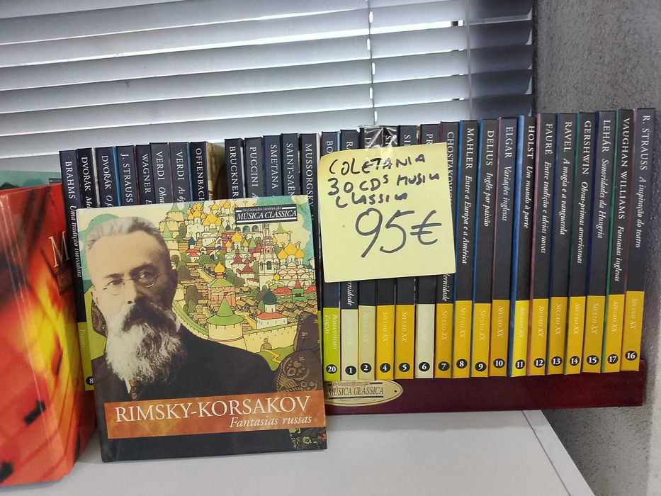 Coleção de lIVROS e CDS