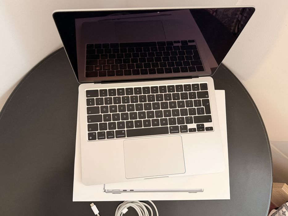 MacBook Air M2 8GB RAM 256GB SSD – Stan Bardzo Dobry