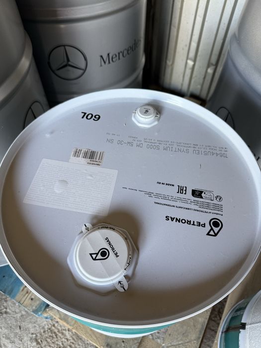 Масло олива 5W30 PETRONAS 60л бочка 229.51 229.52 для Sprinter 906-907
