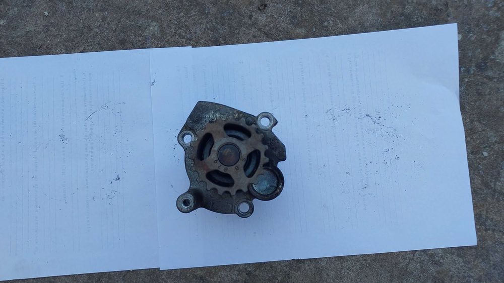 Продам водяний насос (помпу) гольф 5