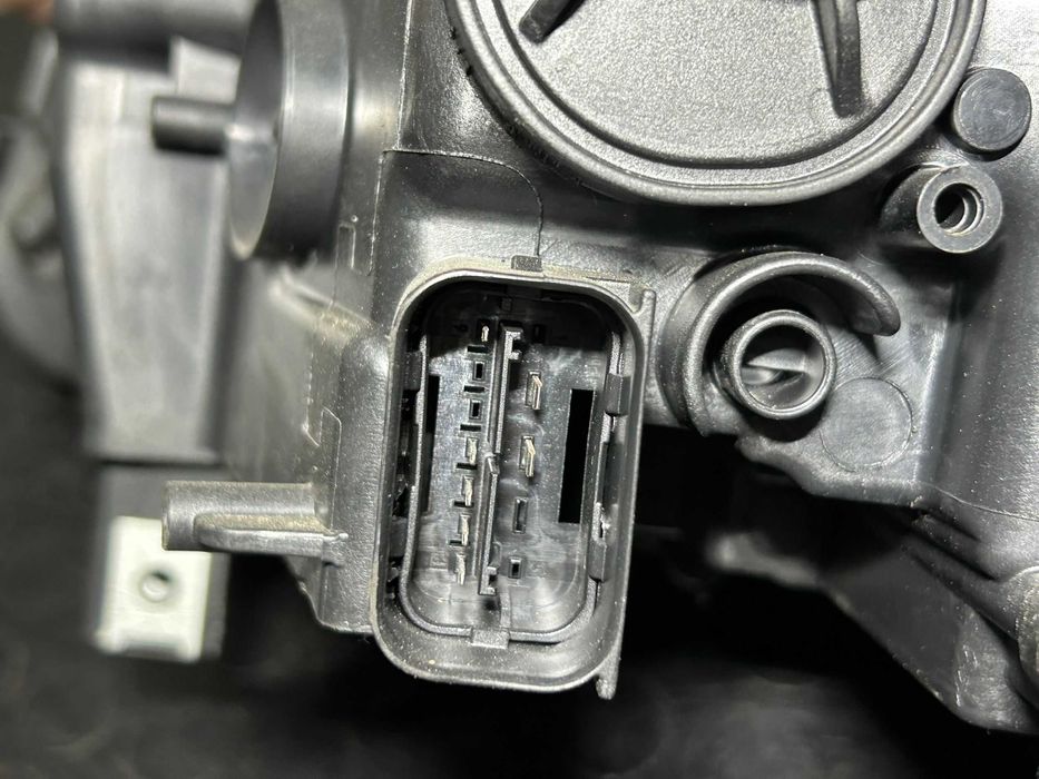 Ótica direita BMW Série 5 F10 (2014)