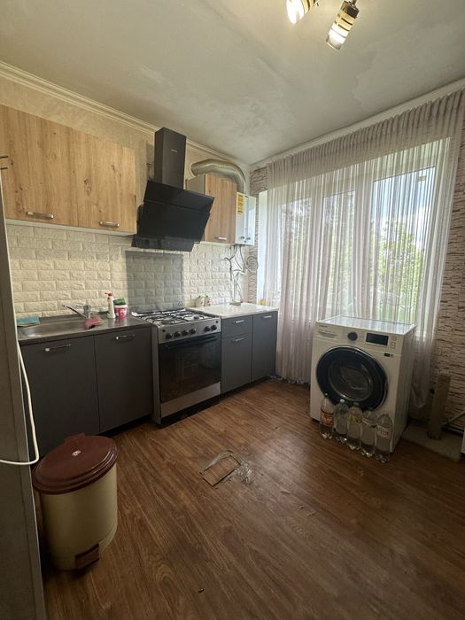 3х кімнатна з меблями