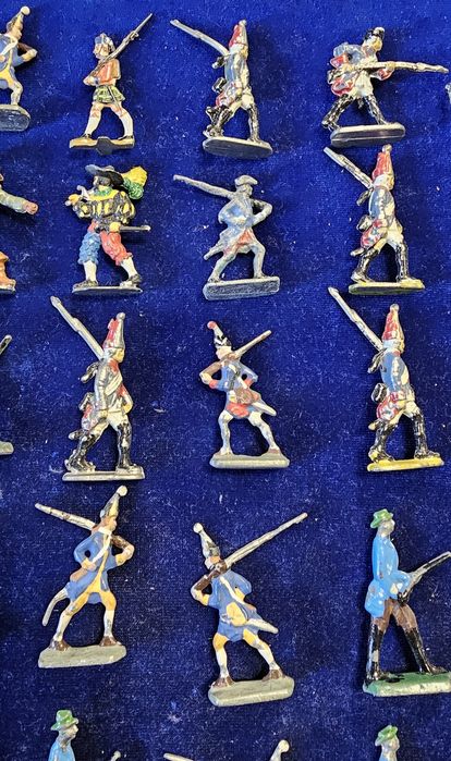 Zestaw ołowianych żołnierzyków